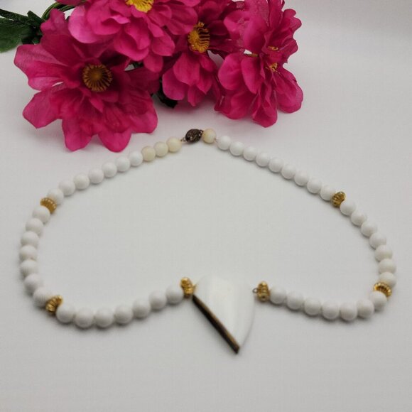 Vtg. Asymmetric Heart Charm White Beaded Necklace Box Clasp Stamped Silver 22 In - Picture 1 of 8